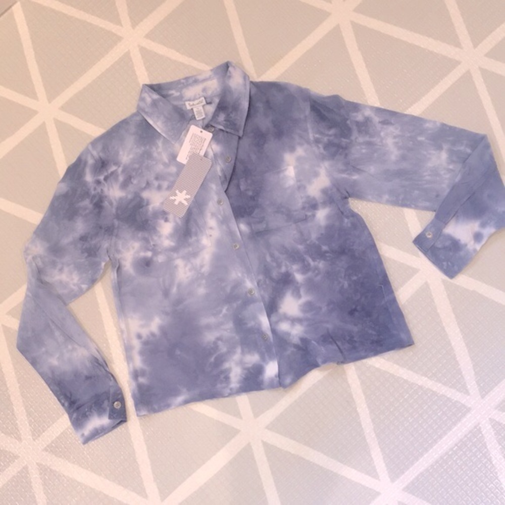 NWT! SPLENDID GIRLS size 10 button down long sleeve blouse.